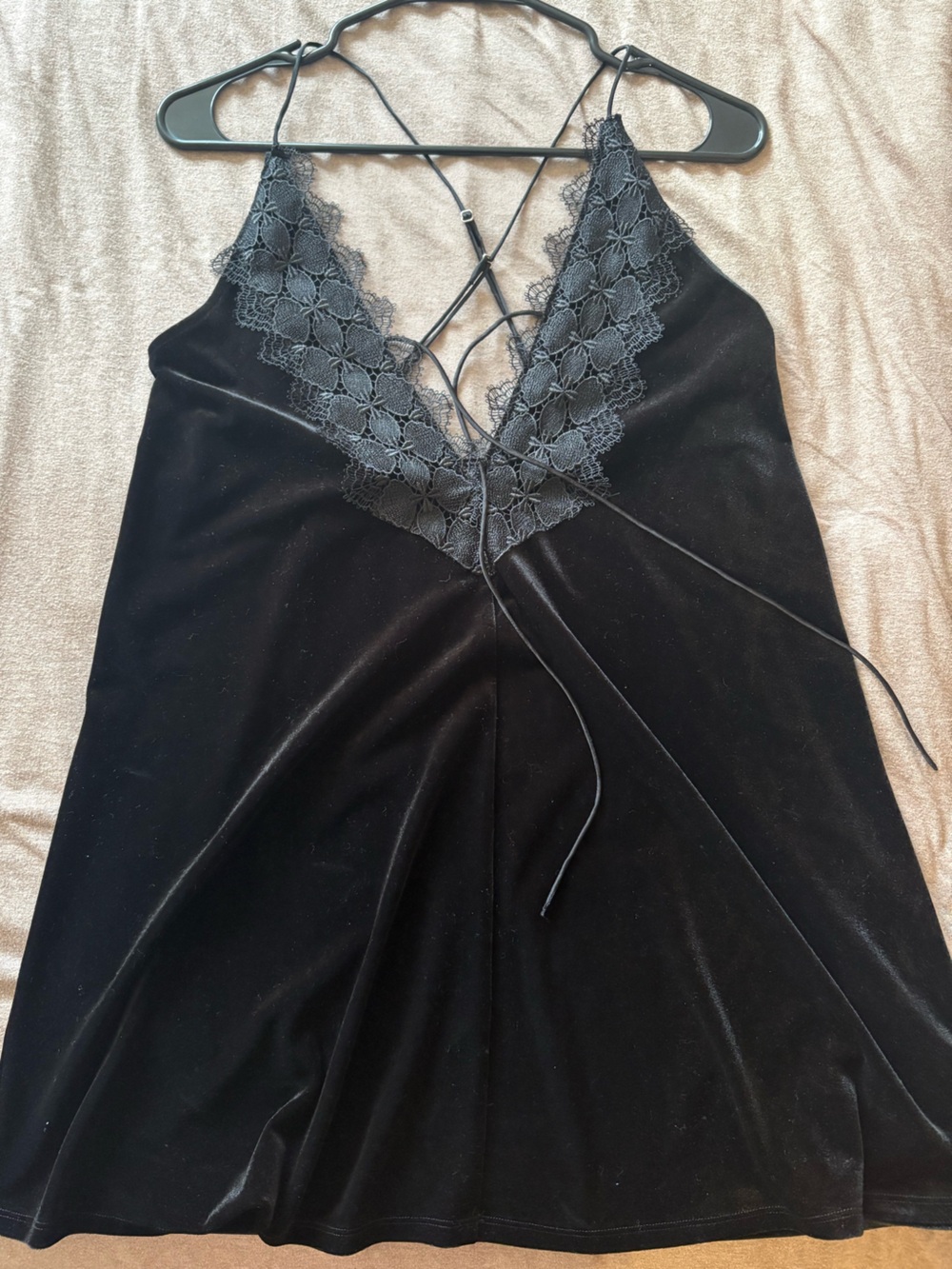 Vintage Lace-Trim Velvet dress